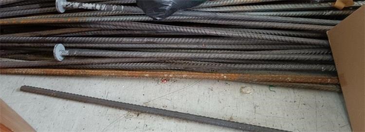 Slika /17550 Metalni spojni elementi/METALNI SPOJNI ELEMENTI S PODLOŠKOM.jpg